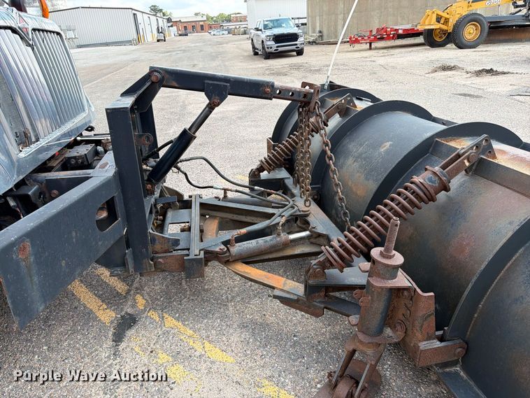 image for item DY3317 2007 International SF525 dump truck