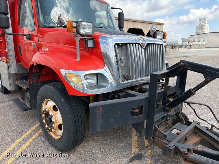 image for item DY3317 2007 International SF525 dump truck