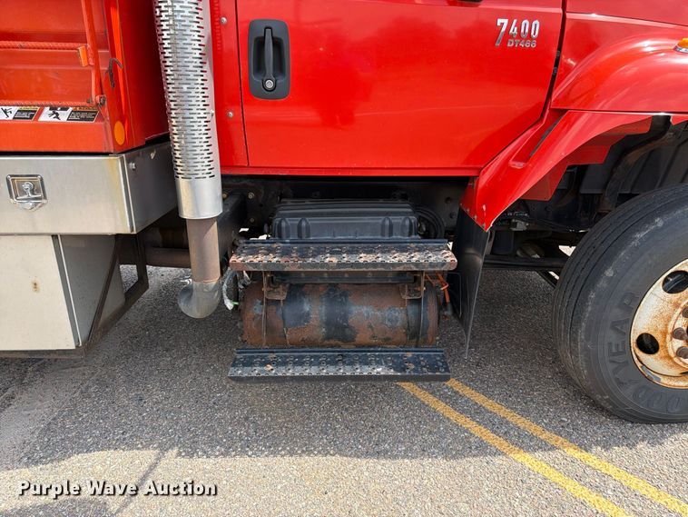 image for item DY3317 2007 International SF525 dump truck