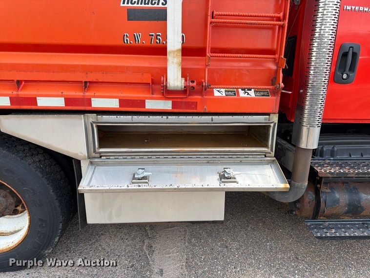 image for item DY3317 2007 International SF525 dump truck