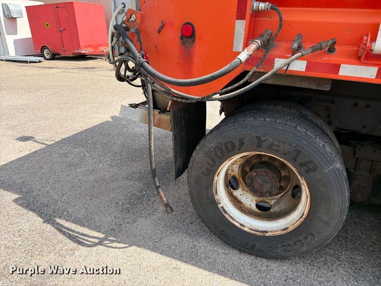 image for item DY3317 2007 International SF525 dump truck