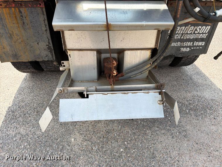 image for item DY3317 2007 International SF525 dump truck