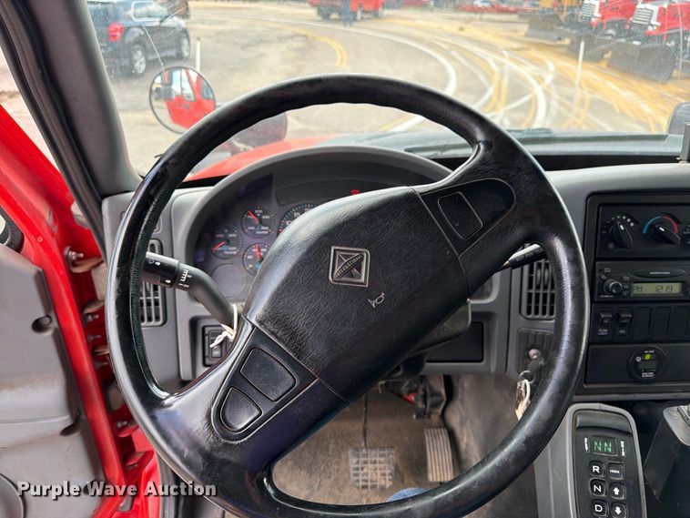 image for item DY3317 2007 International SF525 dump truck