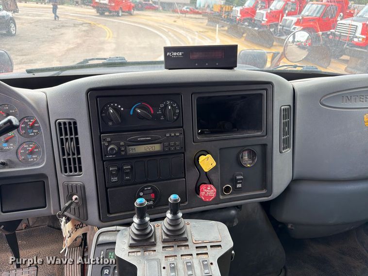 image for item DY3317 2007 International SF525 dump truck
