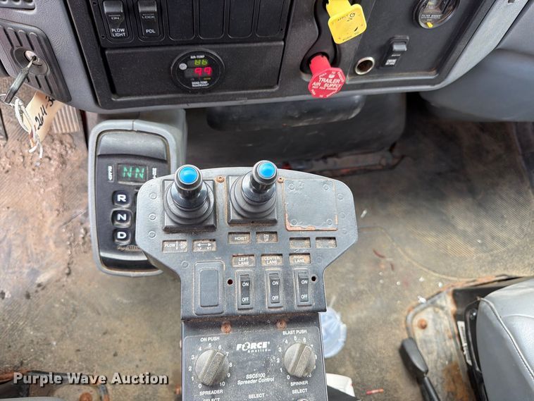 image for item DY3317 2007 International SF525 dump truck