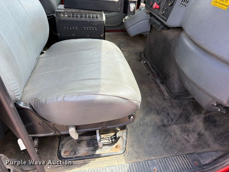 image for item DY3317 2007 International SF525 dump truck