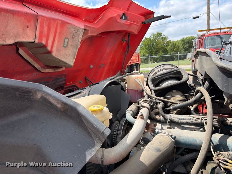 image for item DY3317 2007 International SF525 dump truck