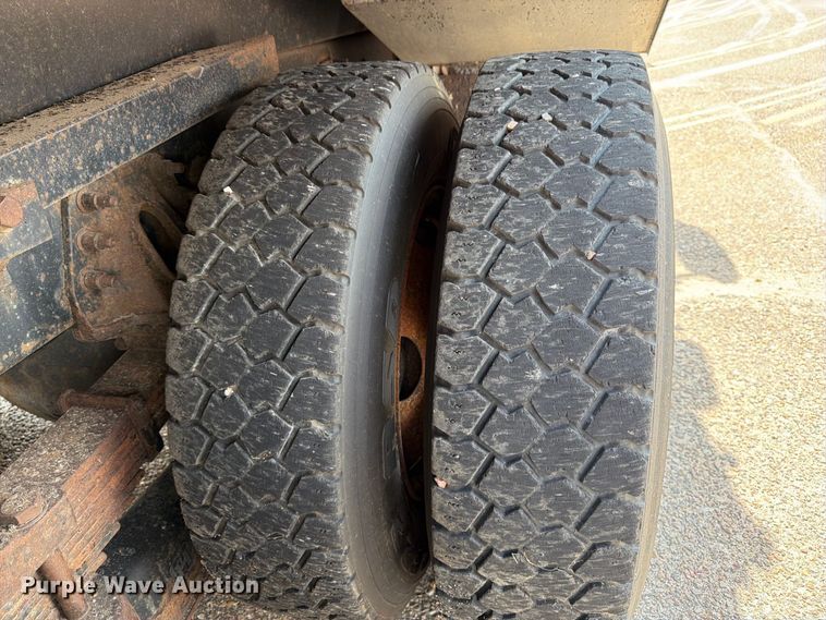 image for item DY3317 2007 International SF525 dump truck