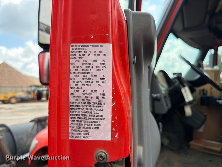 image for item DY3317 2007 International SF525 dump truck