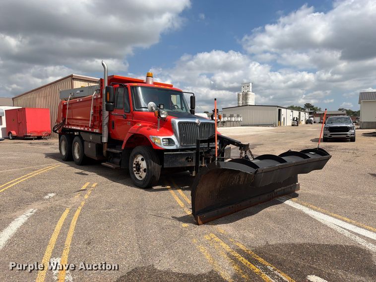 image for item DY3318 2007 International 7400 dump truck