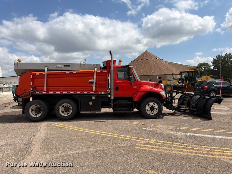 image for item DY3318 2007 International 7400 dump truck