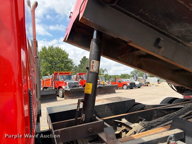 image for item DY3318 2007 International 7400 dump truck
