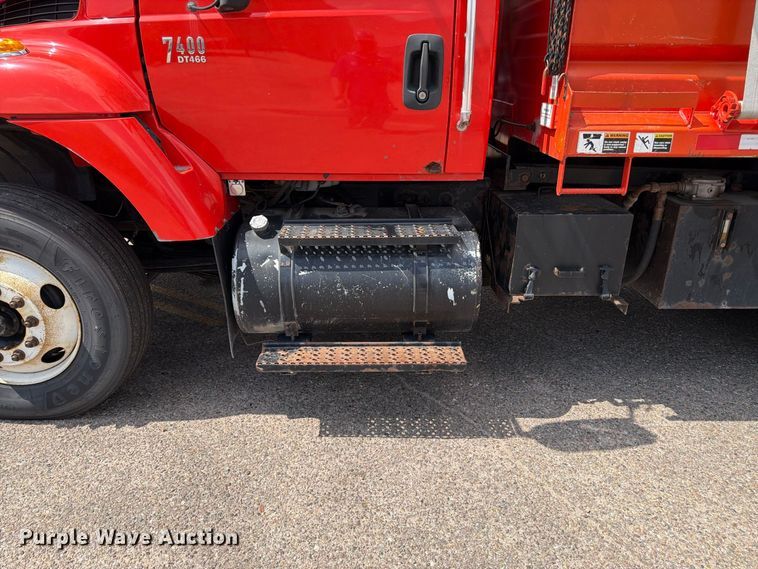image for item DY3318 2007 International 7400 dump truck
