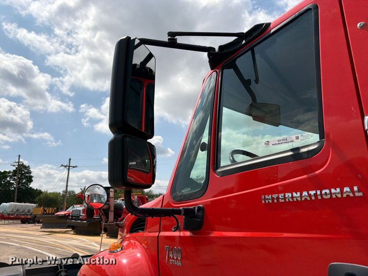 image for item DY3318 2007 International 7400 dump truck