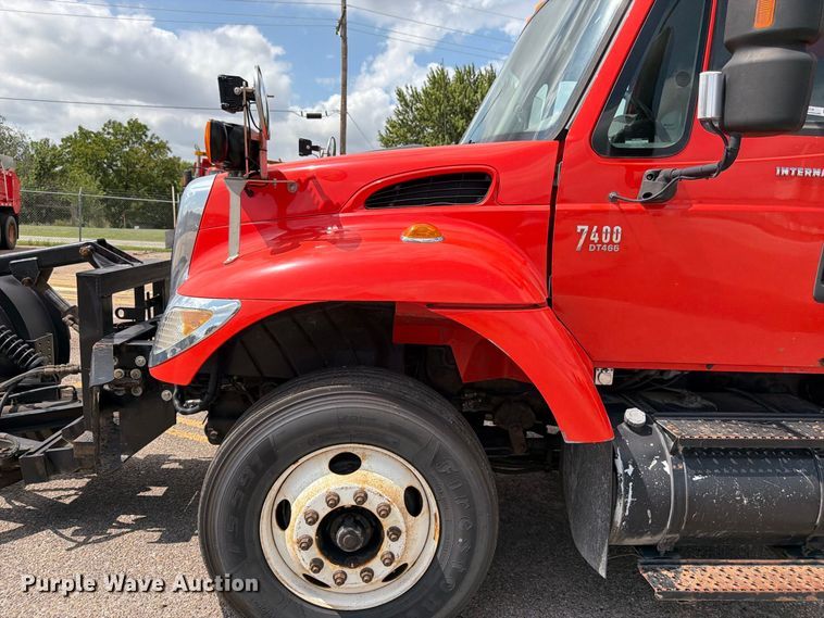 image for item DY3318 2007 International 7400 dump truck