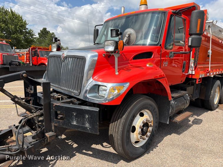image for item DY3318 2007 International 7400 dump truck