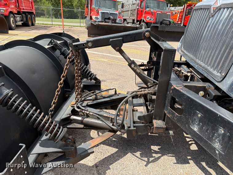 image for item DY3318 2007 International 7400 dump truck