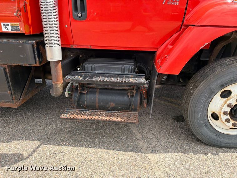 image for item DY3318 2007 International 7400 dump truck