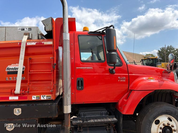 image for item DY3318 2007 International 7400 dump truck