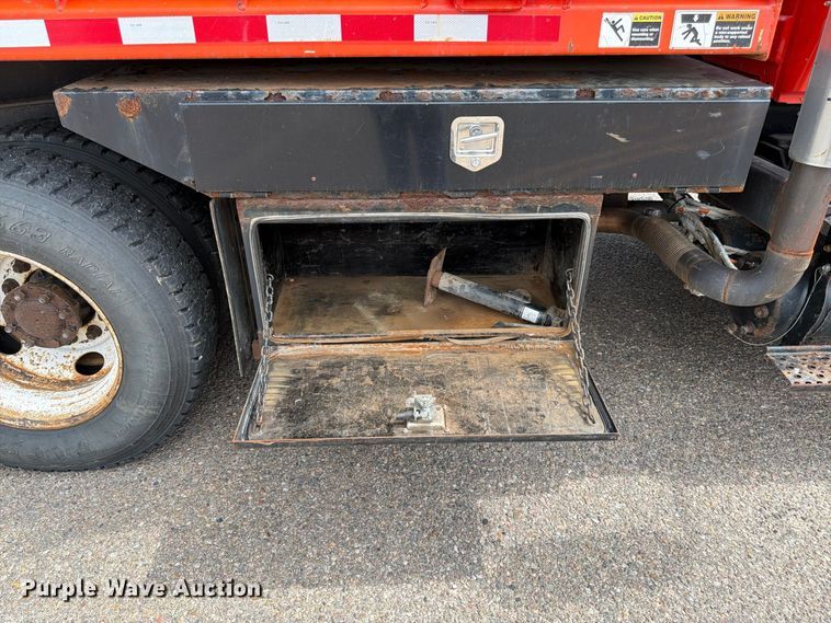 image for item DY3318 2007 International 7400 dump truck