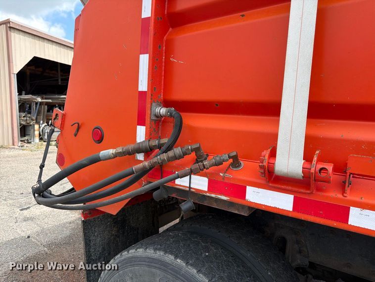image for item DY3318 2007 International 7400 dump truck