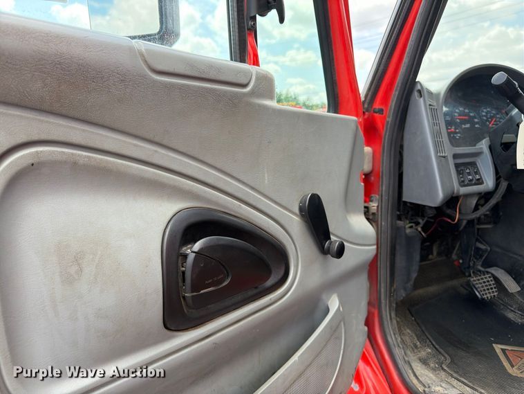 image for item DY3318 2007 International 7400 dump truck