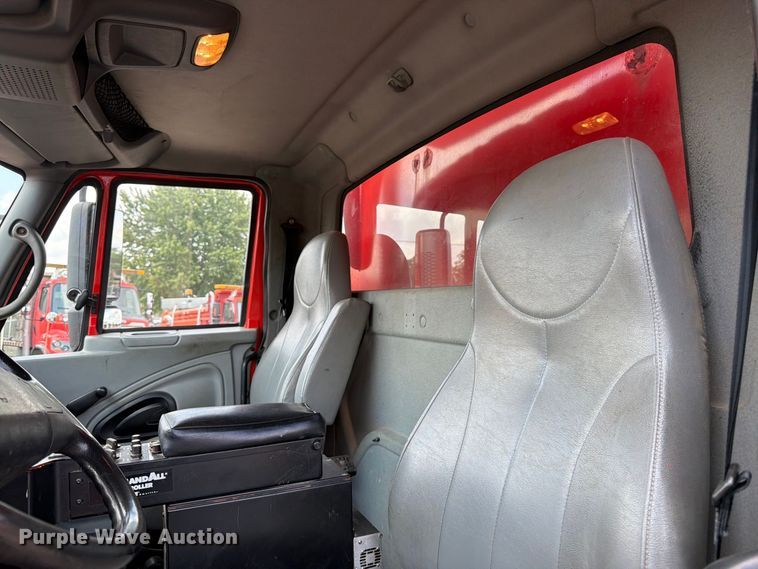 image for item DY3318 2007 International 7400 dump truck