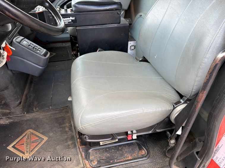 image for item DY3318 2007 International 7400 dump truck