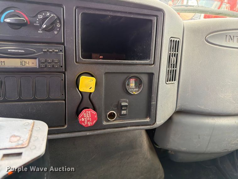 image for item DY3318 2007 International 7400 dump truck