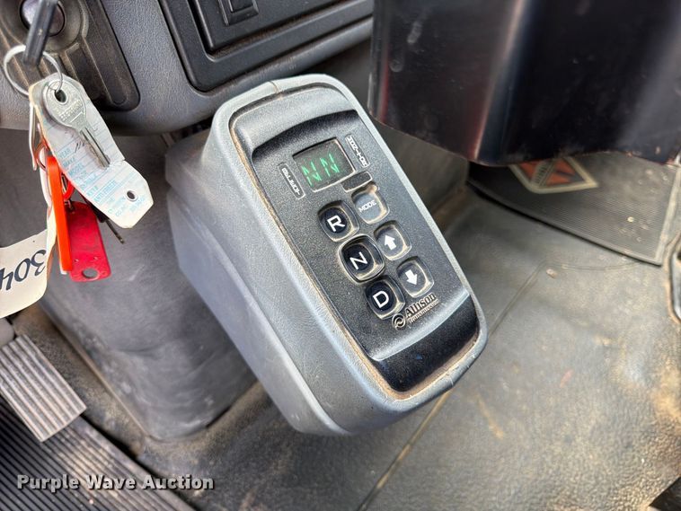 image for item DY3318 2007 International 7400 dump truck