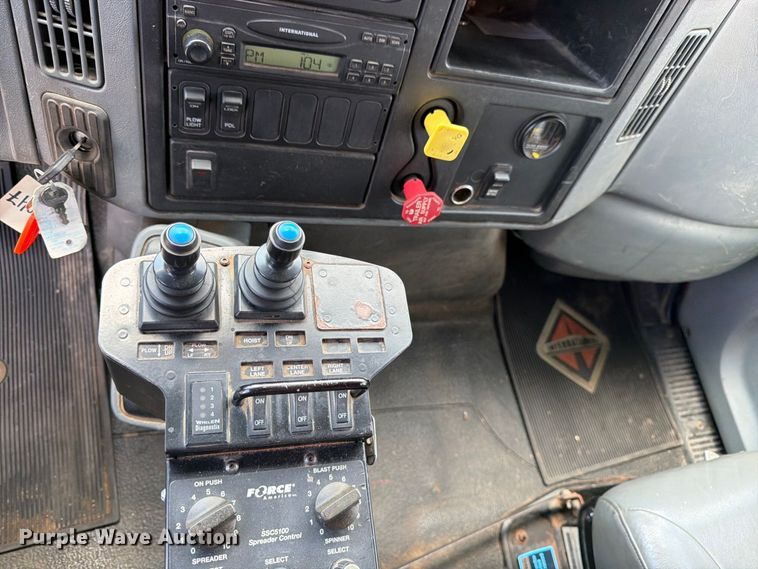 image for item DY3318 2007 International 7400 dump truck