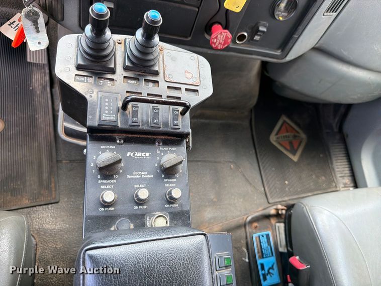 image for item DY3318 2007 International 7400 dump truck