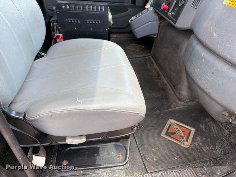 image for item DY3318 2007 International 7400 dump truck