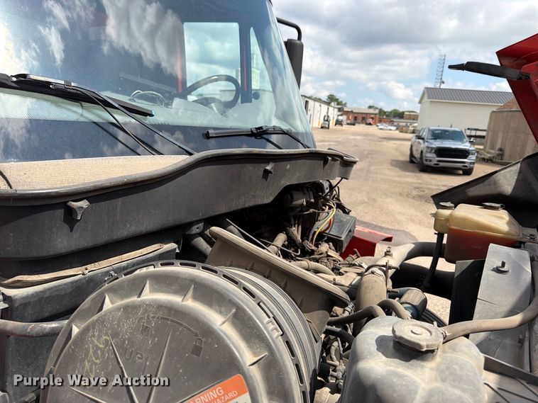 image for item DY3318 2007 International 7400 dump truck