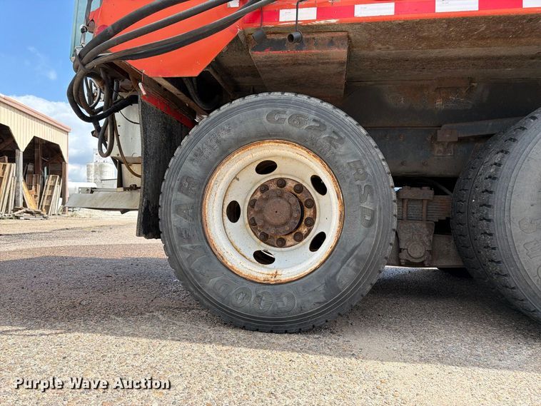 image for item DY3318 2007 International 7400 dump truck