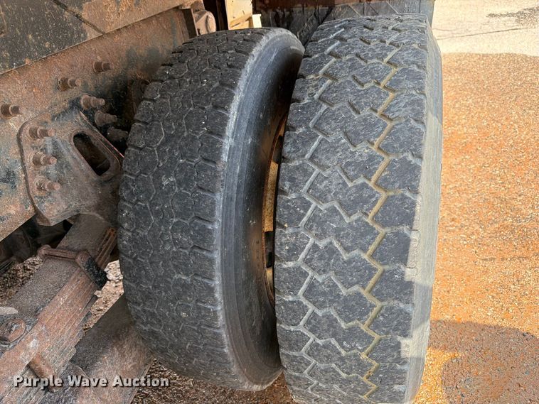 image for item DY3318 2007 International 7400 dump truck