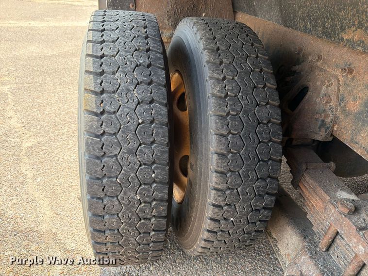 image for item DY3318 2007 International 7400 dump truck