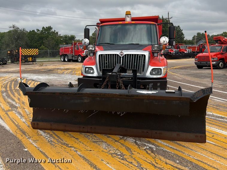 image for item DY3319 2007 International 7400 dump truck