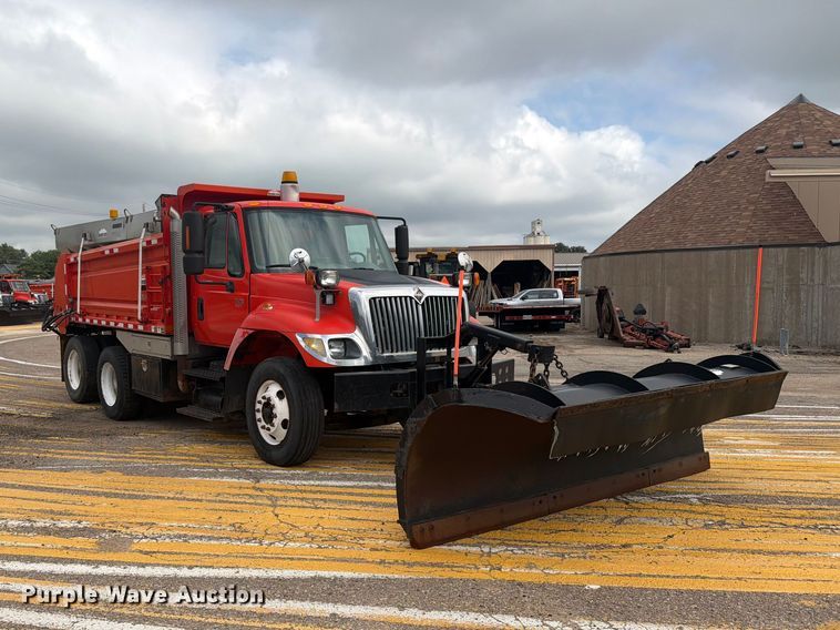 image for item DY3319 2007 International 7400 dump truck