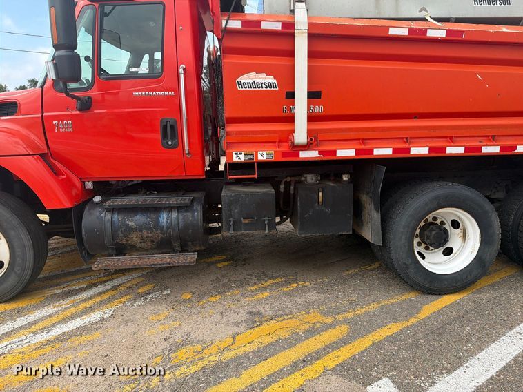 image for item DY3319 2007 International 7400 dump truck