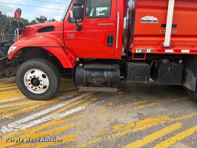 image for item DY3319 2007 International 7400 dump truck