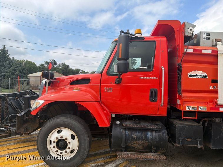 image for item DY3319 2007 International 7400 dump truck