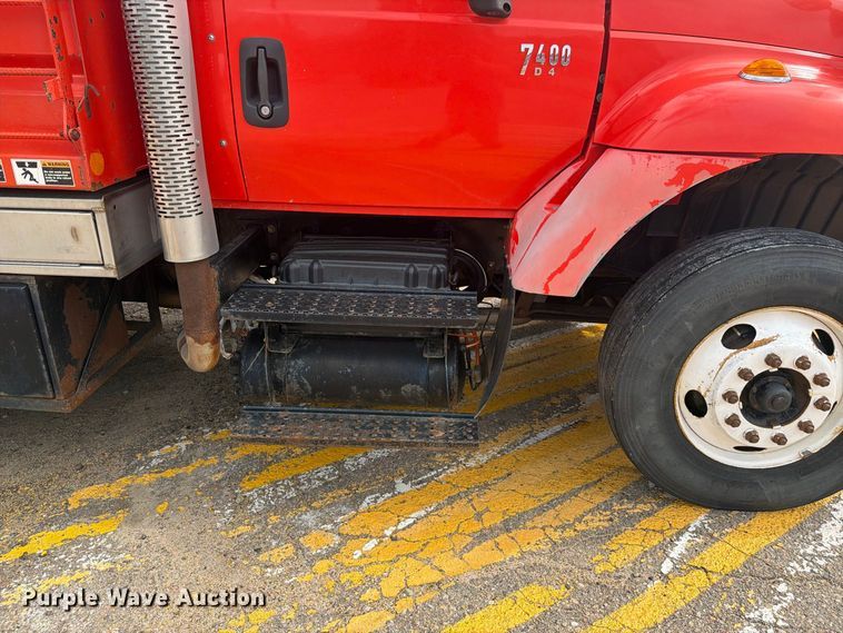 image for item DY3319 2007 International 7400 dump truck