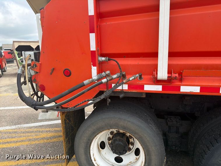 image for item DY3319 2007 International 7400 dump truck