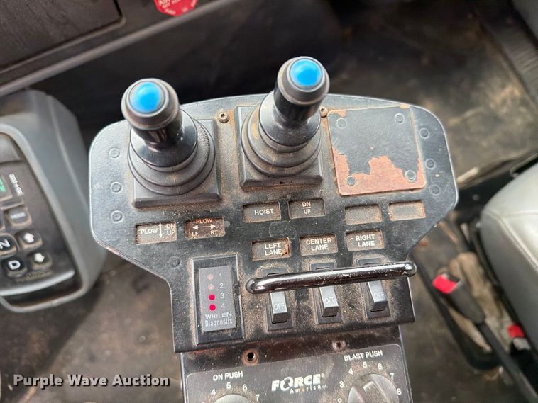 image for item DY3319 2007 International 7400 dump truck