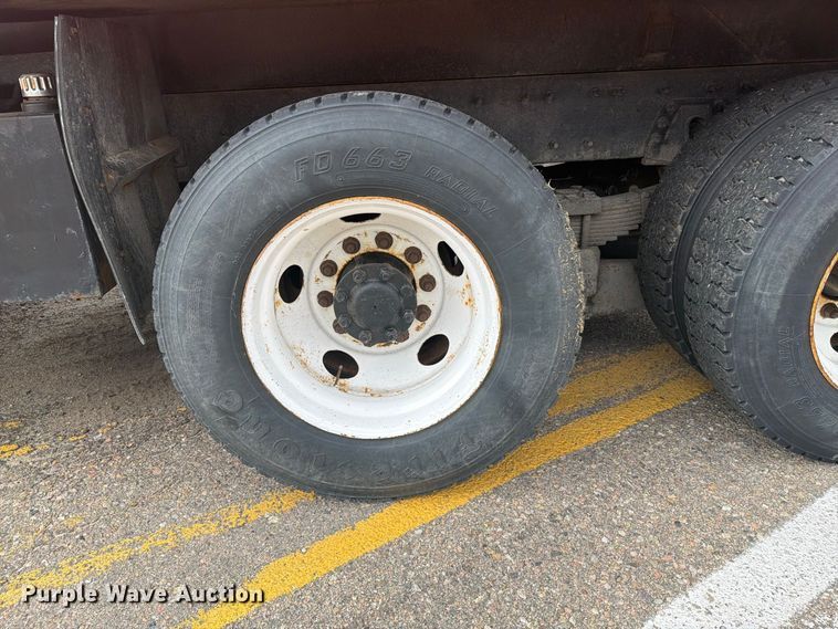 image for item DY3319 2007 International 7400 dump truck