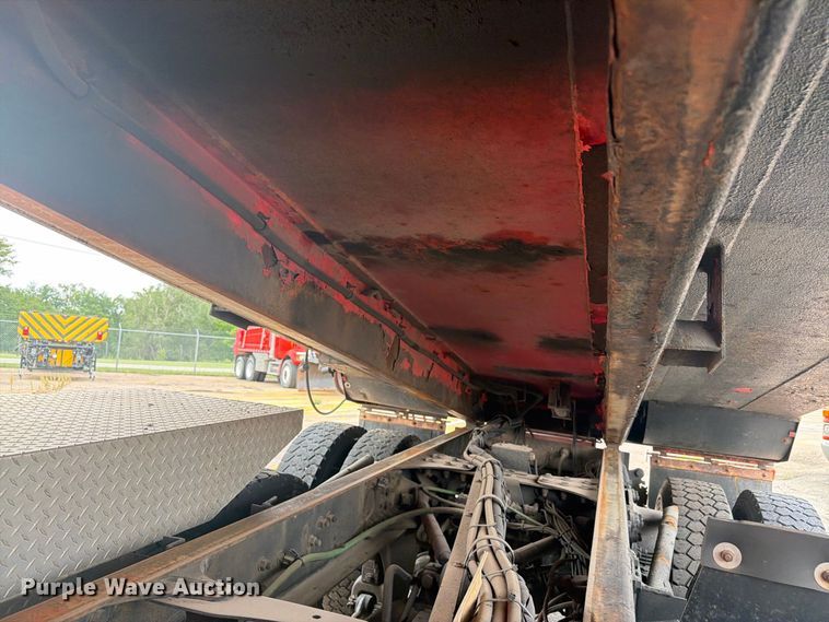 image for item DY3320 2009 Sterling L7500 dump truck