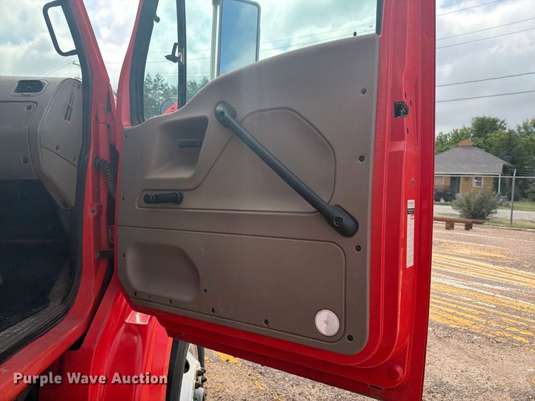 image for item DY3320 2009 Sterling L7500 dump truck