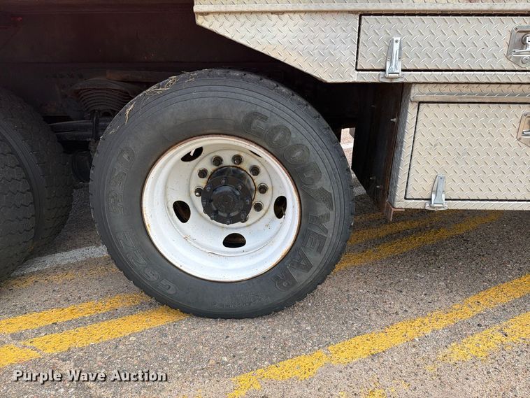 image for item DY3320 2009 Sterling L7500 dump truck