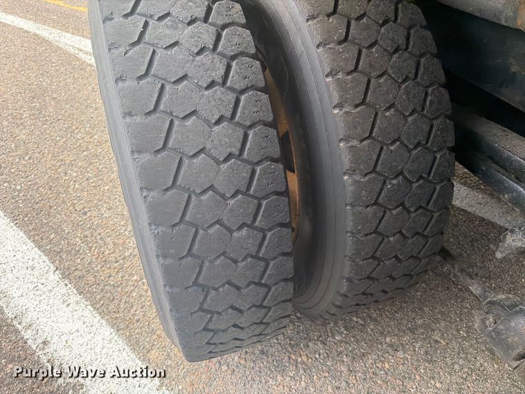 image for item DY3320 2009 Sterling L7500 dump truck